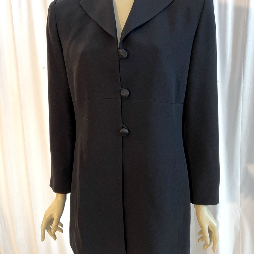 TREND! Vintage Dior classic blazer - mint condition. Deep navy, tailored detail.